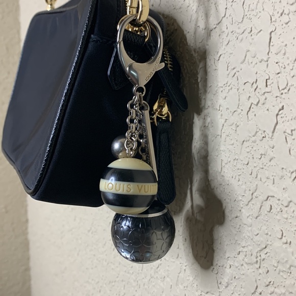 Louis Vuitton Mini Lin Croisette Charm Silver hardware Bag Charm/keychain - Picture 2 of 6